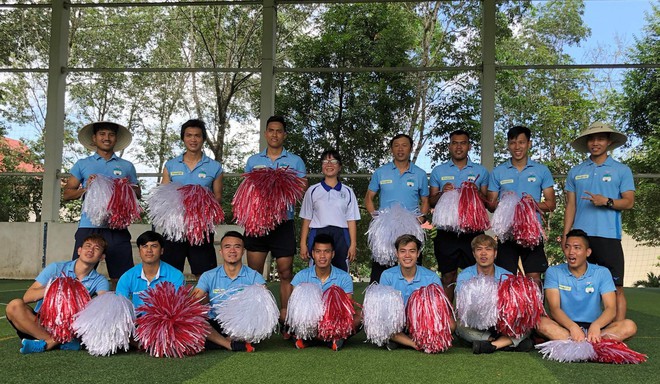 Công Phượng, Văn Toàn gây sốt với màn cheerleading siêu đáng yêu - Ảnh 8.