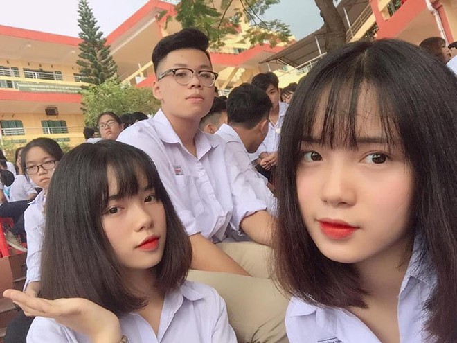 Khui info cặp sinh đôi 2002 hot trên Instagram: Rủ nhau để tóc ngắn xinh xắn, mê mèo và ghiền nấu ăn - Ảnh 6.