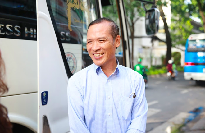 Giảng vi&ecirc;n đại học lại tấp nập l&ecirc;n đường đi coi thi - Ảnh 12.