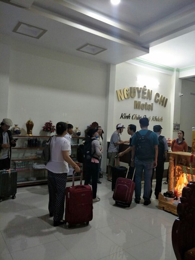 Giảng vi&ecirc;n đại học lại tấp nập l&ecirc;n đường đi coi thi - Ảnh 18.