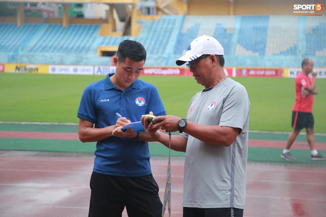 Trọng tài FIFA Nguyễn Hiền Triết ngất xỉu khi thực hiện bài kiểm tra thể lực - Ảnh 6.