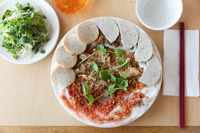 Nghệ thuật bánh cuốn Việt Nam nơi đất Mỹ: nét tinh tế ẩm thực Việt được ngợi khen trên New York Times - Ảnh 6.