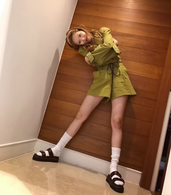 Khéo chia rẽ cộng đồng mạng như HyunA: Toàn mặc trang phục khiến netizen xứ Trung khó phân định nên khen hay chê - Ảnh 5.