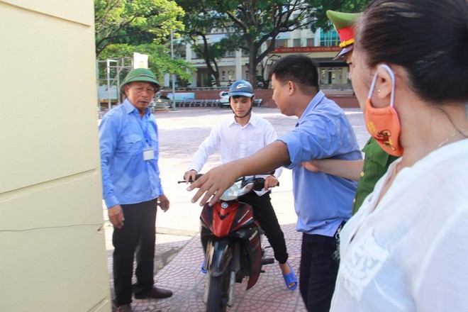 Nam sinh Quảng Ninh hốt hoảng vì tới nhầm điểm thi - Ảnh 1.