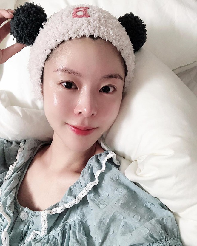 Để l&agrave;n da lột x&aacute;c thực sự với serum vitamin C kh&ocirc;ng phải chuyện dễ, bạn cần ch&uacute; &yacute; 5 điều n&agrave;y mới được - Ảnh 4.
