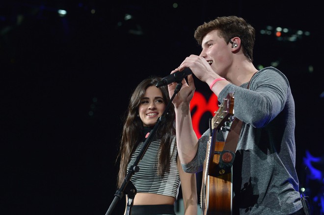 Lý do Shawn Mendes bị gọi hồn khi Camila chia tay: Ánh mắt ngây ngốc dán vào cô bạn từ lâu dù nàng có bạn trai - Ảnh 6.