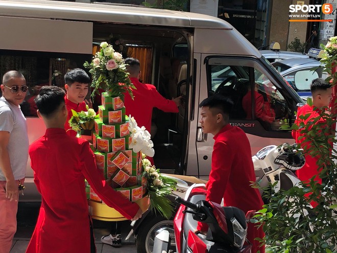 Bùi Tiến Dũng hát Nắm lấy tay anh đầy ngọt ngào, khép lại lễ ăn hỏi hoành tráng - Ảnh 8.