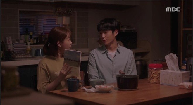 Lơ đẹp lời bố, Han Ji Min vẫn cho khán giả no thính với khoảnh khắc tình bể bình bên Jung Hae In trong tập 11 Đêm Xuân - Ảnh 5.