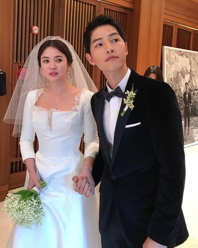 2 năm trước, Song Hye Kyo từng gây thổn thức vì hình ảnh hạnh phúc trong mẫu váy cưới đẹp như mơ - Ảnh 2.