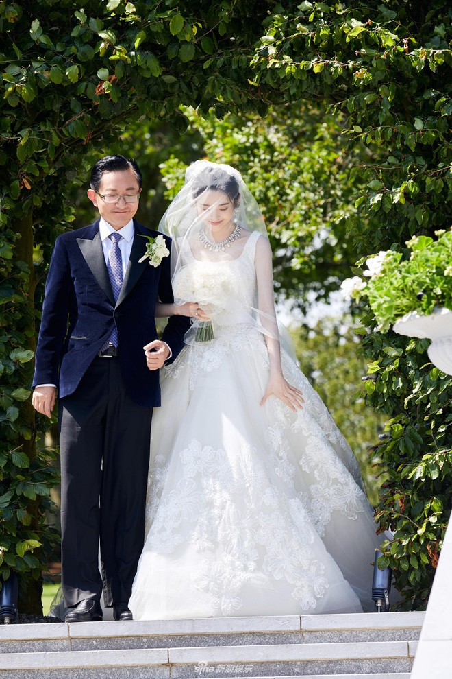 Đ&aacute;m cưới tựa cổ t&iacute;ch, xo&aacute; tan m&acirc;y m&ugrave; scandal ly h&ocirc;n, chia tay của showbiz ch&acirc;u &Aacute; của cặp đ&ocirc;i mỹ nh&acirc;n T&acirc;y Du K&yacute; g&acirc;y sốt - Ảnh 7.