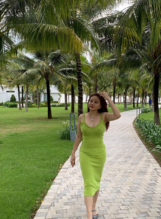 L&ecirc; Giang khoe kh&eacute;o body quyến rũ sau khi l&agrave;m lại mới toanh, v&ocirc; t&igrave;nh để lộ điểm nhạy cảm v&agrave; v&ograve;ng 1 o &eacute;p đến bức người - Ảnh 3.