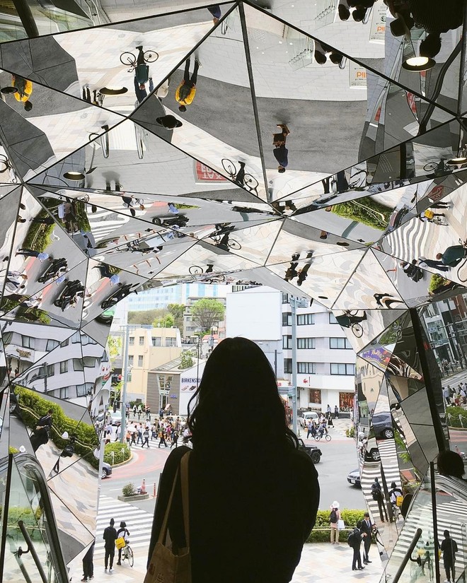 Vòm kính ảo diệu tại trung tâm thương mại nổi tiếng ở Tokyo đang là background sống ảo chiếm trọn mặt trận Instagram - Ảnh 9.