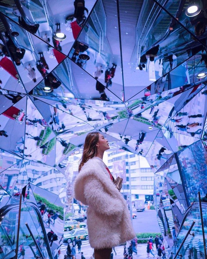 Vòm kính ảo diệu tại trung tâm thương mại nổi tiếng ở Tokyo đang là background sống ảo chiếm trọn mặt trận Instagram - Ảnh 3.