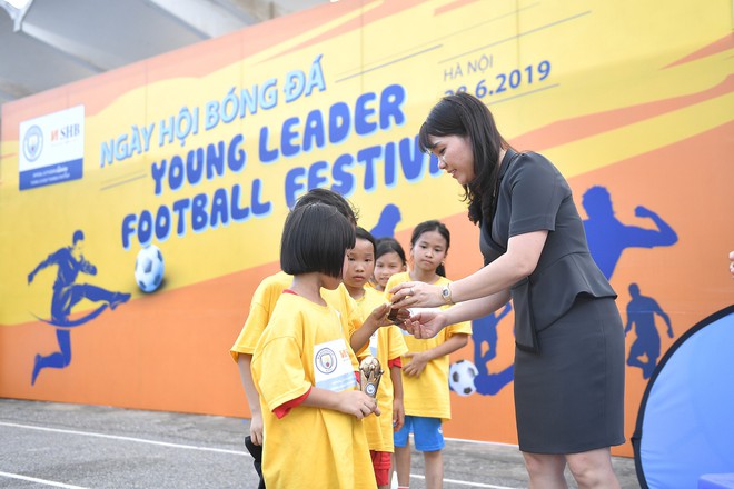 CLB Manchester City đồng hành cùng các em nhỏ có hoàn cảnh khó khăn - Ảnh 3.