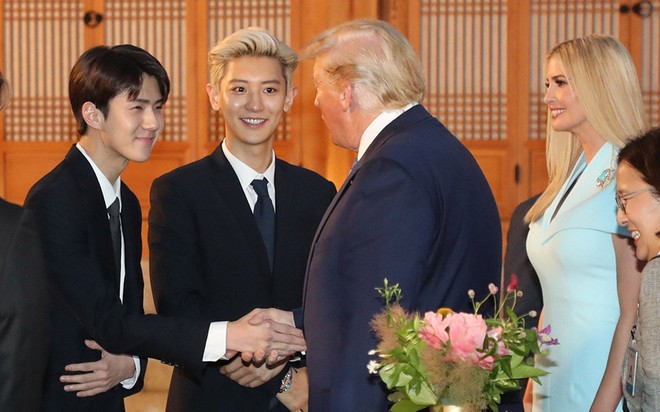 EXO gây náo loạn khi đến dự tiệc cùng Tổng thống Mỹ và Tổng thống Hàn tại Nhà Xanh: Visual quá đỉnh! - Ảnh 1.