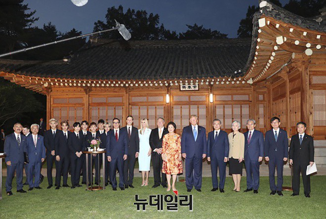 EXO gây náo loạn khi đến dự tiệc cùng Tổng thống Mỹ và Tổng thống Hàn tại Nhà Xanh: Visual quá đỉnh! - Ảnh 7.