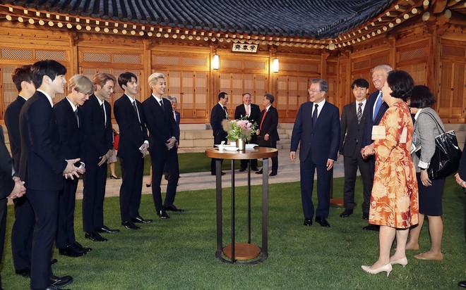 EXO gây náo loạn khi đến dự tiệc cùng Tổng thống Mỹ và Tổng thống Hàn tại Nhà Xanh: Visual quá đỉnh! - Ảnh 6.