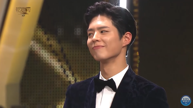 Song Joong Khi từng bật khóc khi Park Bo Gum nhận giải, tình anh em thắm thiết mặn nồng nay còn đâu? - Ảnh 9.