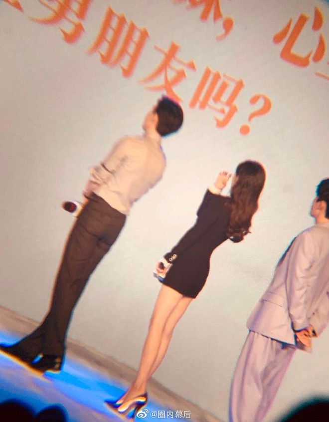 Loạt ảnh camera thường của Angela Baby: Liệu c&oacute; thực sự sở hữu body cực phẩm như được tung h&ocirc;? - Ảnh 11.