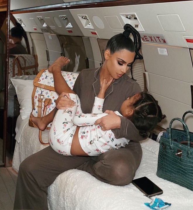 Loạt ảnh chứng minh con gái lớn nhà Kim Kardashian chính là công chúa nhỏ chịu chơi và sang chảnh bậc nhất Hollywood - Ảnh 6.