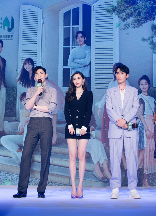 Loạt ảnh camera thường của Angela Baby: Liệu c&oacute; thực sự sở hữu body cực phẩm như được tung h&ocirc;? - Ảnh 5.