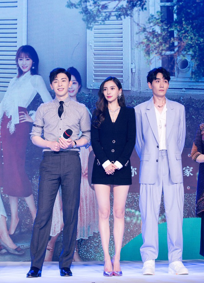 Loạt ảnh camera thường của Angela Baby: Liệu c&oacute; thực sự sở hữu body cực phẩm như được tung h&ocirc;? - Ảnh 6.