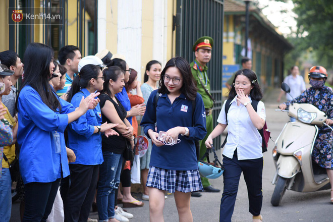 Đề thi chuyên Toán lớp 10 tại Hà Nội năm 2019: Đề khó, xuất hiện 2 câu hỏi thách thức học sinh - Ảnh 7.