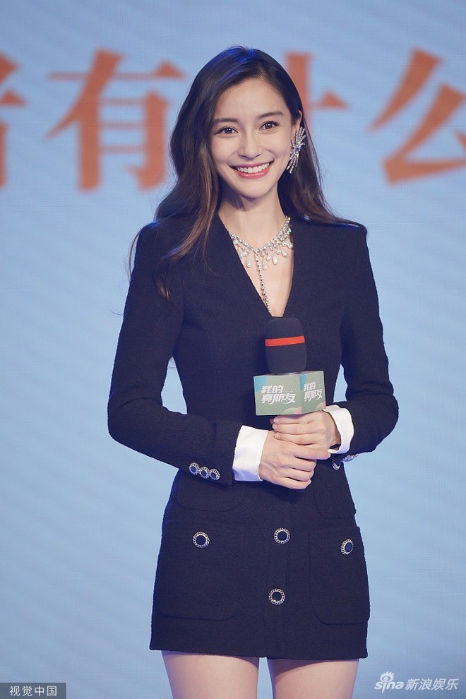 Loạt ảnh camera thường của Angela Baby: Liệu c&oacute; thực sự sở hữu body cực phẩm như được tung h&ocirc;? - Ảnh 1.