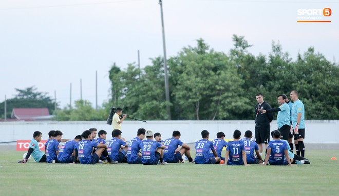 Tuyển Thái Lan lộ đội hình đấu Việt Nam, giống hệt ý tưởng của HLV Park Hang-seo - Ảnh 1.