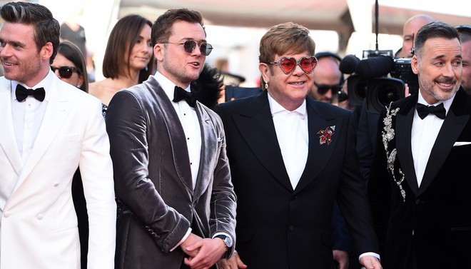 Nga cắt sạch các phân cảnh đồng tính trong Rocketman, mẹ đẻ Elton John liền lên mạng thả phẫn nộ - Ảnh 1.