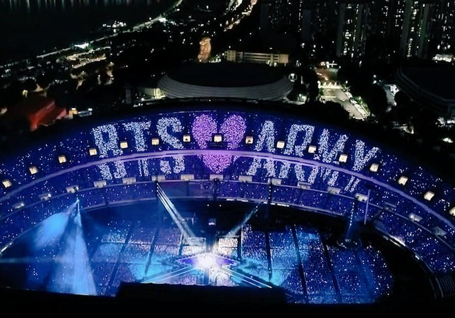 Hơn 60.000 ARMY đ&atilde; d&agrave;nh cho BTS bất ngờ g&igrave; tại th&aacute;nh địa Wembley m&agrave; khiến c&aacute;c th&agrave;nh vi&ecirc;n phải bật kh&oacute;c nức nở? - Ảnh 10.