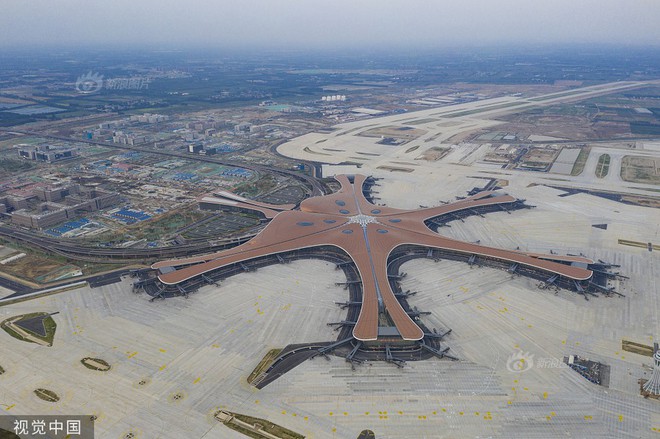 Ná thở với sân bay “sao biển” lớn nhất thế giới ở Trung Quốc, rộng bằng... 63 quảng trường Thiên An Môn, từ đầu nọ sang đầu kia dài cả cây số - Ảnh 3.
