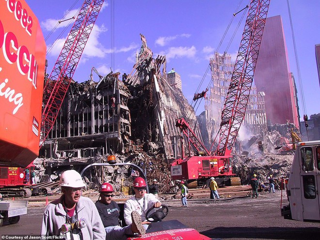 Cận cảnh quá trình xử lý hiện trường vụ khủng bố 11/9 - Ảnh 13.