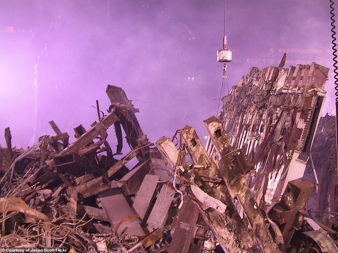 Cận cảnh quá trình xử lý hiện trường vụ khủng bố 11/9 - Ảnh 8.