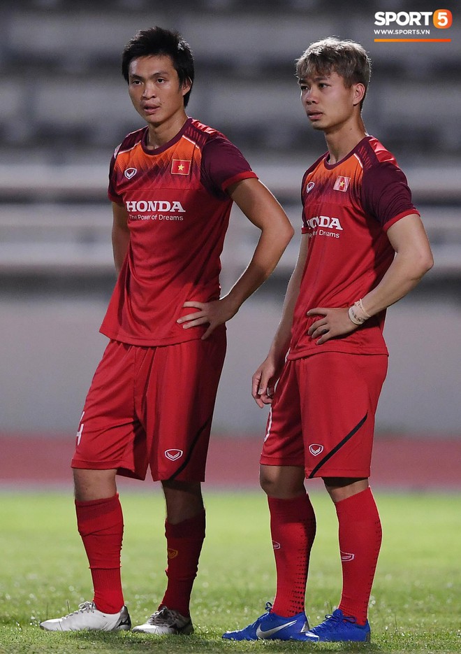 Xuân Trường trò chuyện không ngớt cùng Tuấn Anh, cặp tiền vệ tài hoa ngày nào của U19 Việt Nam chính thức tái hợp - Ảnh 7.