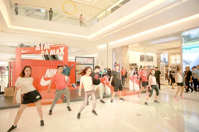 48 giờ bùng nổ của các sneakerheads tại siêu sự kiện Nike “Aim Da Max” - Ảnh 1.