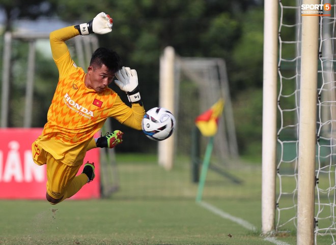 Được thi đấu 70 phút, trợ lý Kim Han-yoon đã chấm Martin Lo cho U23 Việt Nam? - Ảnh 9.