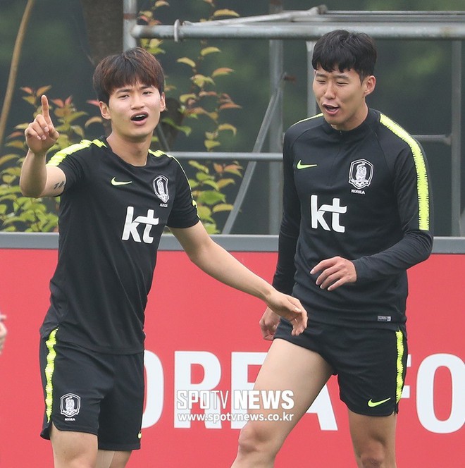 Son Heung-min xắn quần cao như thần tượng Ronaldo, khoe cặp đùi trắng trẻo trong ngày đầu tập trung với ĐT Hàn Quốc - Ảnh 2.
