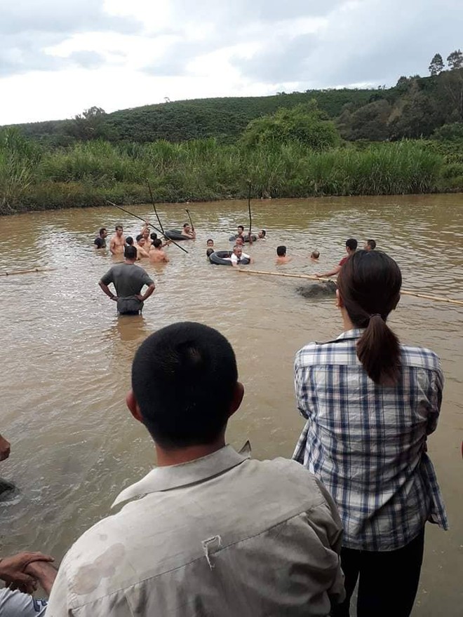 L&acirc;m Đồng: Hai anh em trượt ch&acirc;n xuống hố s&acirc;u, đuối nước thương t&acirc;m khi tắm s&ocirc;ng - Ảnh 1.