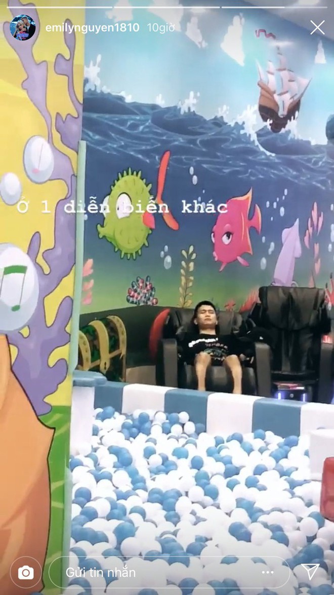 Tr&ocirc;ng con c&oacute; t&acirc;m như &ocirc;ng bố trẻ Big Daddy: Hết l&agrave;m con ng&atilde; lại ngủ qu&ecirc;n giữa khu vui chơi - Ảnh 2.
