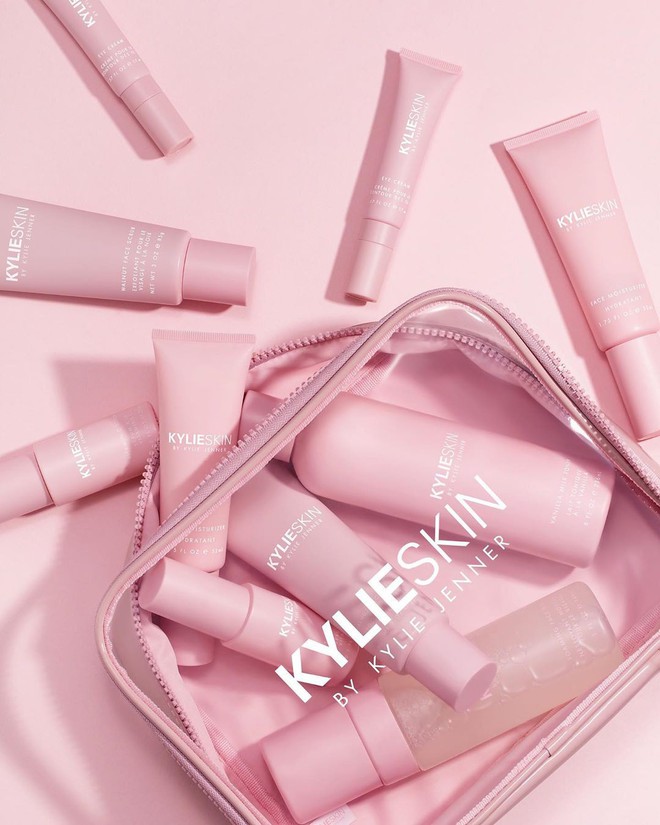 Đáng bị “ném đá” nhất về bộ skincare của Kylie Jenner chính là sự thiếu vắng khó hiểu của kem chống nắng - Ảnh 3.