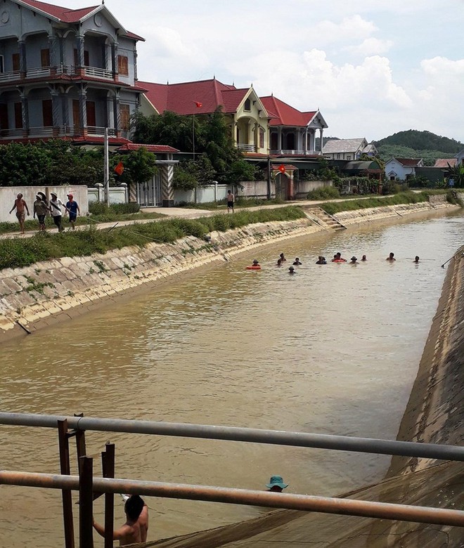 Nghệ An: Cụ b&agrave; 84 tuổi bị đuối nước tr&ecirc;n s&ocirc;ng khi ra rửa cỏ cho b&ograve; - Ảnh 1.