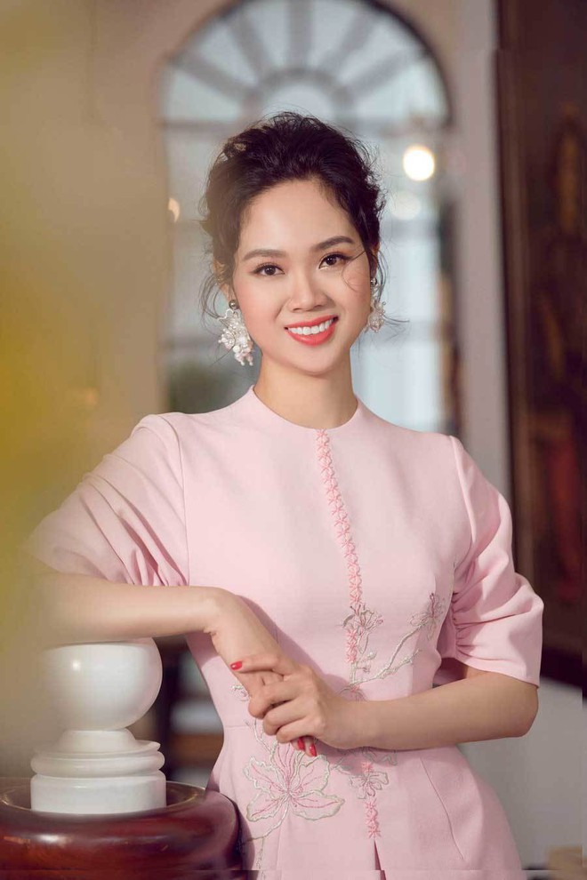 Đỉnh cao nhan sắc d&agrave;n Hoa hậu U40, U50 của Vbiz: Đăng quang cả thập kỷ vẫn đẹp đến ngỡ ng&agrave;ng! - Ảnh 14.