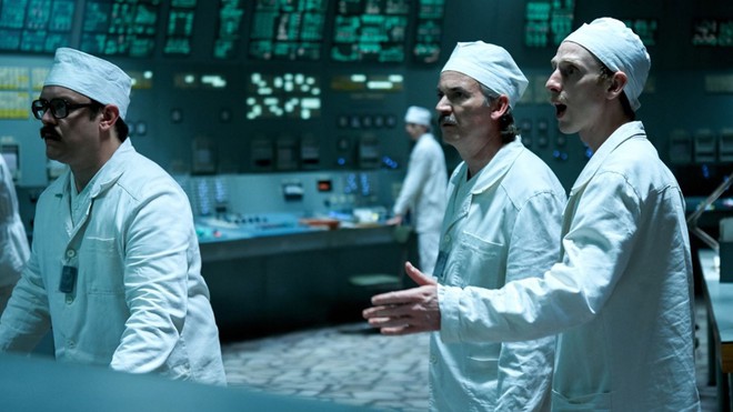 Nhờ series cực ăn khách của HBO,  khách du lịch xếp hàng nườm nượp đến thăm thành phố ma Chernobyl  - Ảnh 5.