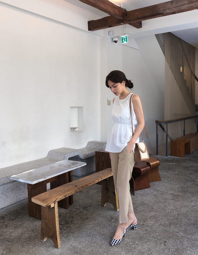 Diện áo sát nách đi làm: Tại sao không thể khi bạn đã có 4 tips giúp chuyên nghiệp hóa phong cách này - Ảnh 6.