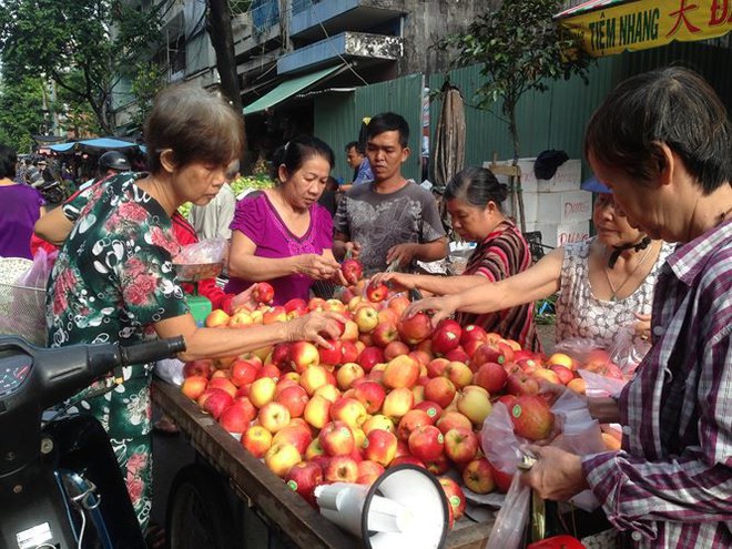 T&aacute;o Mỹ 40.000 đồng/kg ngập chợ S&agrave;i G&ograve;n - Ảnh 8.