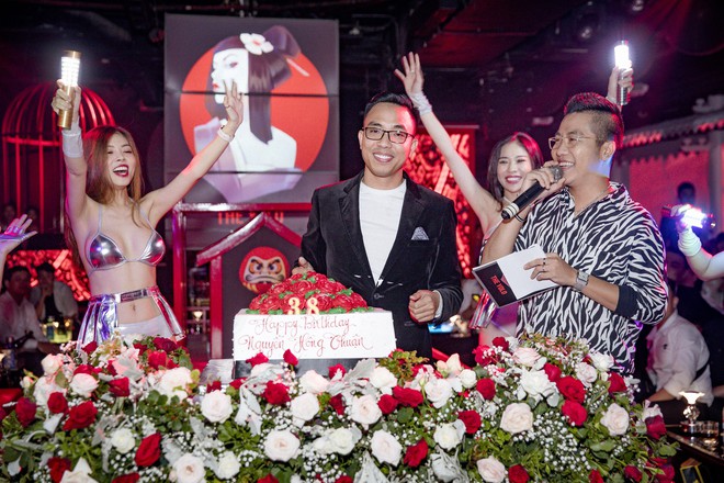Thực hư chuyện nhạc sĩ Nguyễn Hồng Thuận chi tới 1,3 tỷ l&agrave;m tiệc sinh nhật mời bạn b&egrave; nghệ sĩ - Ảnh 2.