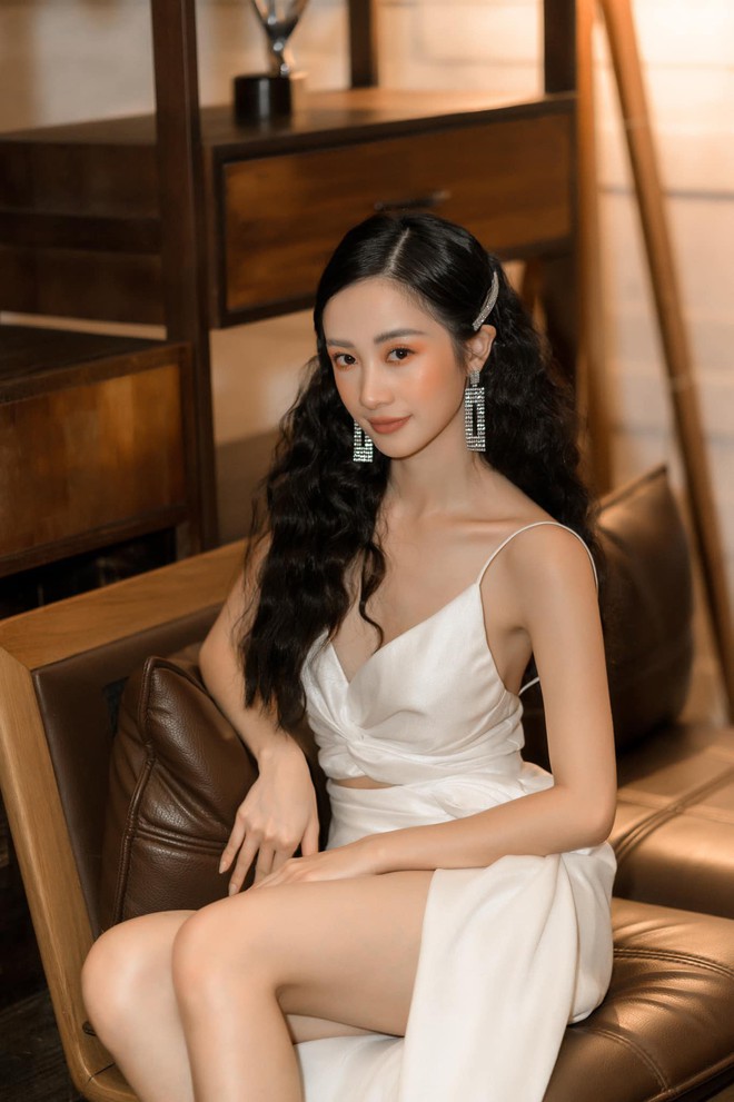 Mỹ nh&acirc;n Vbiz &ldquo;lột x&aacute;c&rdquo; 180 độ từ k&iacute;n đ&aacute;o sang gợi cảm: Ai cũng được khen ngợi hết lời nhưng đ&aacute;ng ch&uacute; &yacute; nhất l&agrave; nh&acirc;n vật đầu ti&ecirc;n! - Ảnh 11.