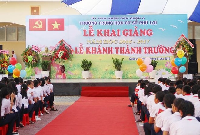 Hiệu trưởng ở TPHCM không đứng lớp vẫn nhận phụ cấp - Ảnh 1.