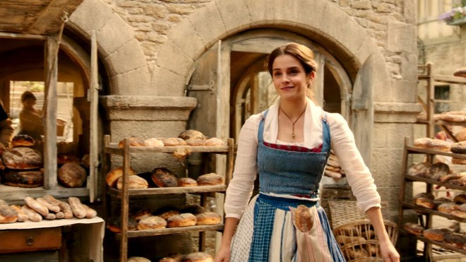 Nhan sắc 4 nàng công chúa Disney trong phim và đời thực: Emma Watson gây thất vọng giữa dàn ngọc quý đẹp lạ - Ảnh 10.